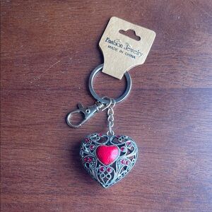 Fashion Jewelry Silver Heart Keychain with Red Detail